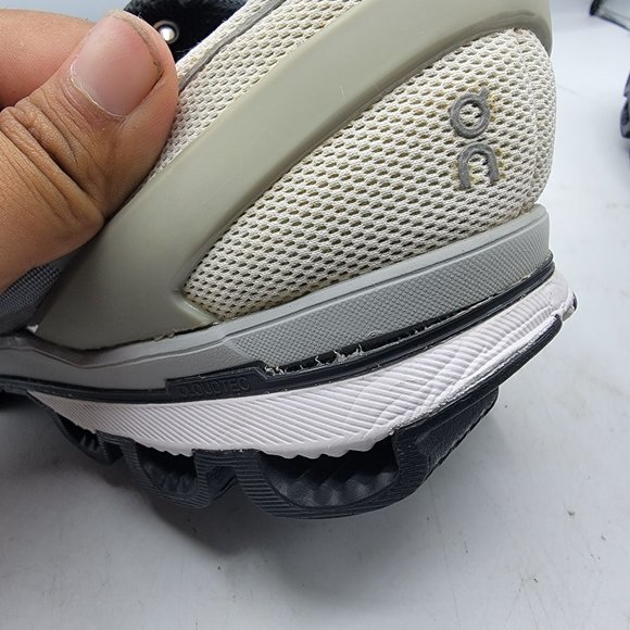 On Cloudsurfer Mens Size 10 Gray Running Shoes Athletic Comfort Cushioned - Picture 10 of 13